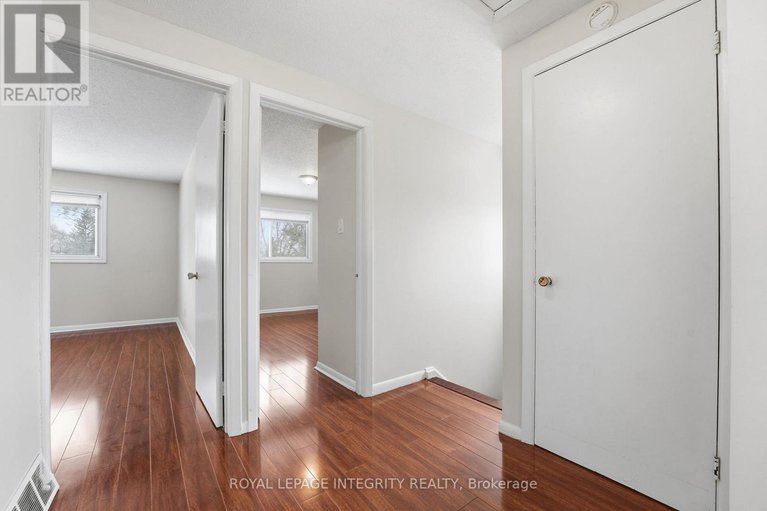 29384406/1281-meadowlands-drive-e/city-viewskylinefisher-heightsparkwood-hills/ottawa/ontario/K2E6K4_20