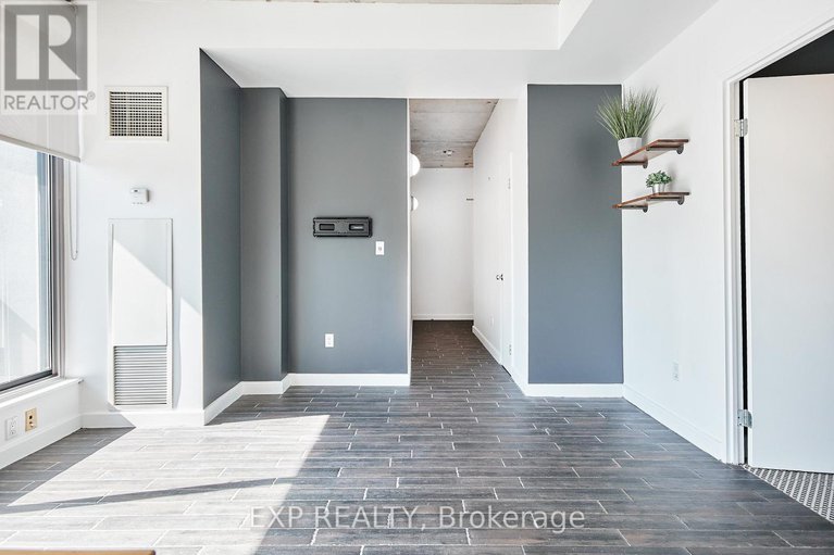 28998983/606-180-york-street/lower-townbyward-market/ottawa/ontario/K1N1J6_11