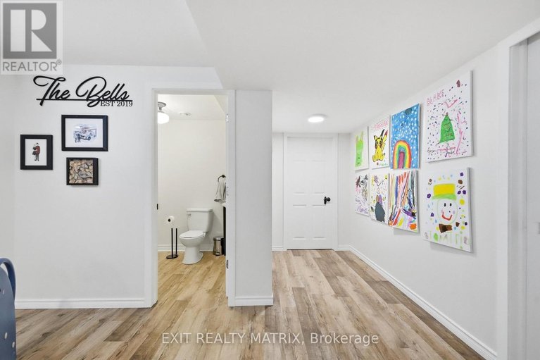 29681482/129-abbey-crescent/village-of-russell/russell/ontario/K4R1A1_30