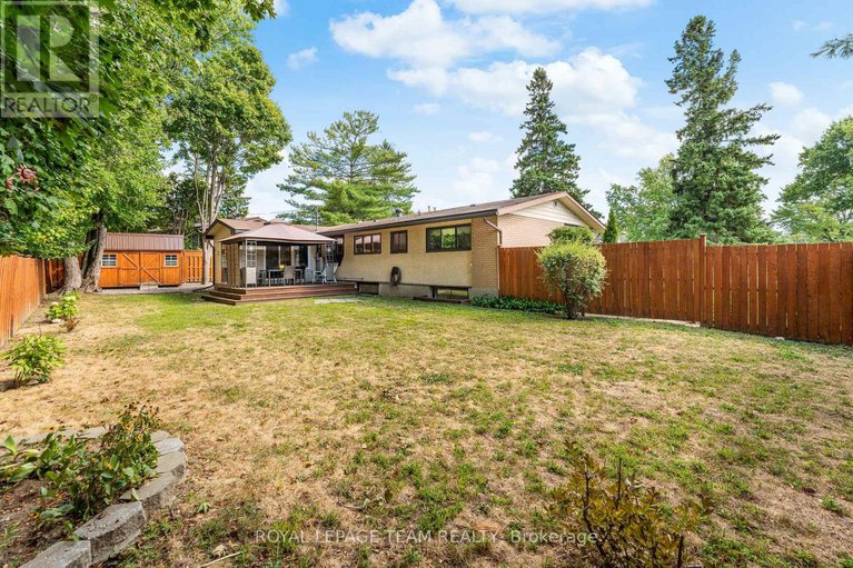 28943825/1-stillwater-drive/crystal-beach/ottawa/ontario/K2H5J9_35