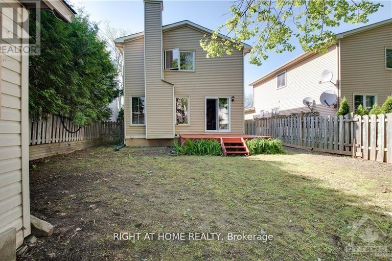 27968976/6078-rivercrest-drive/chapel-hill/ottawa/ontario/K1C5R2_28