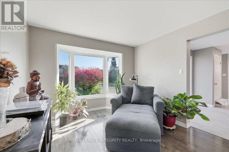 28978669/1406-bouton-dor-way/bilberry-creekqueenswood-heights/ottawa/ontario/K1E3L3_6