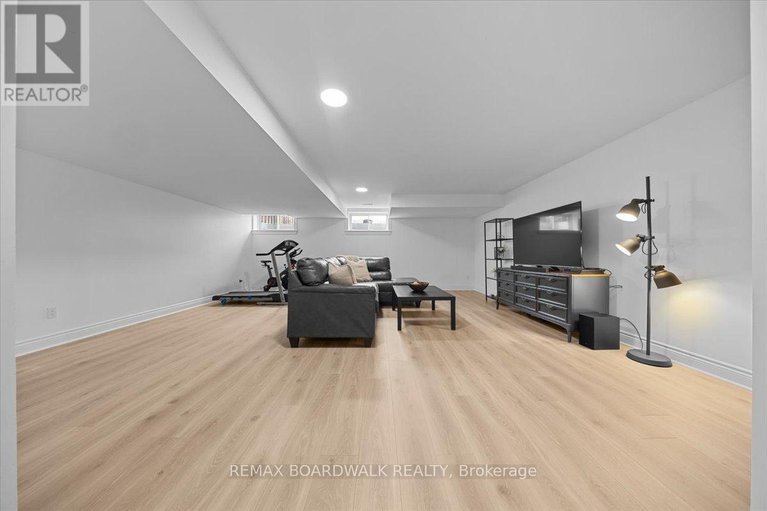 29616180/6830-breanna-cardill-street/greely/ottawa/ontario/K4P0C1_45