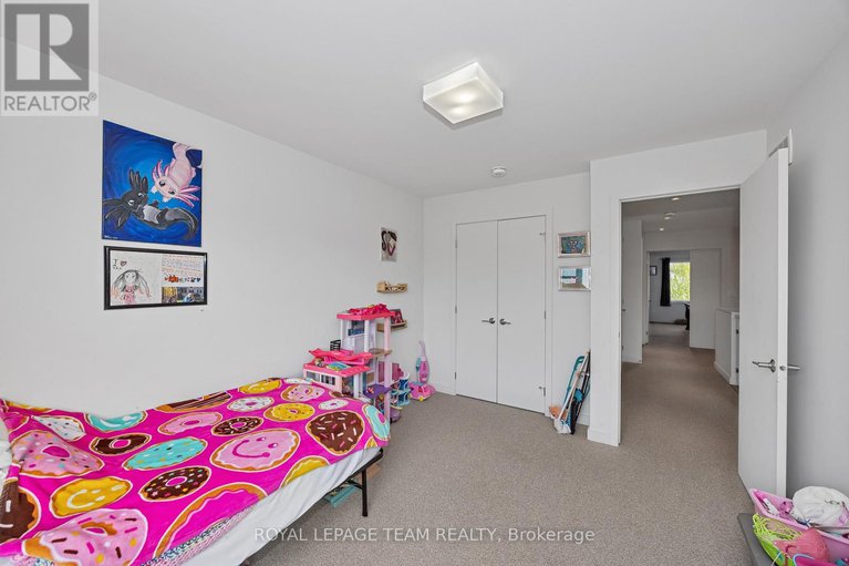 28504001/522-borbridge-avenue/riverside-southgloucester-glen/ottawa/ontario/K4M0H9_28