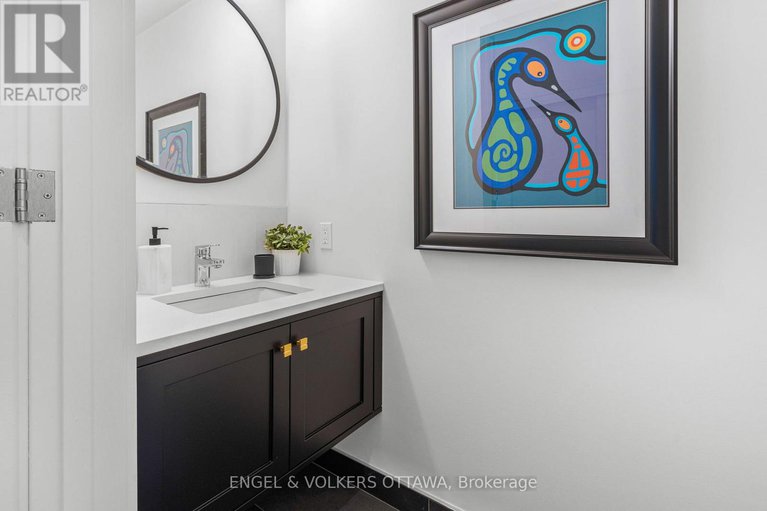 27882428/103-135-barrette-street/vanier/ottawa/ontario/K1L7Z9_15