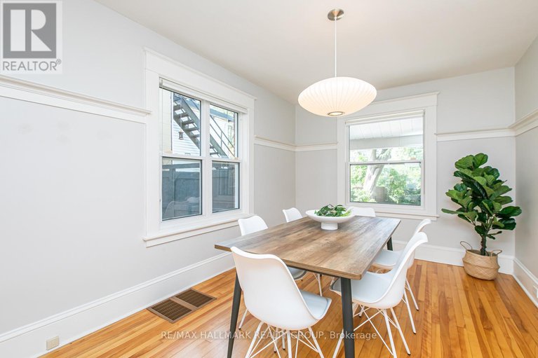 28437104/636-chapel-street/sandy-hill/ottawa/ontario/K1N7Z9_5