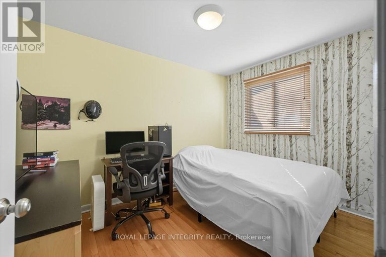 28877038/1293-maitland-avenue/copeland-park/ottawa/ontario/K2C2C4_18