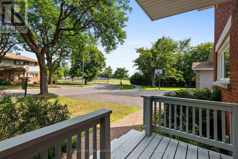28793444/1788-ernest-avenue/mckellar-heights/ottawa/ontario/K2A1M1_8