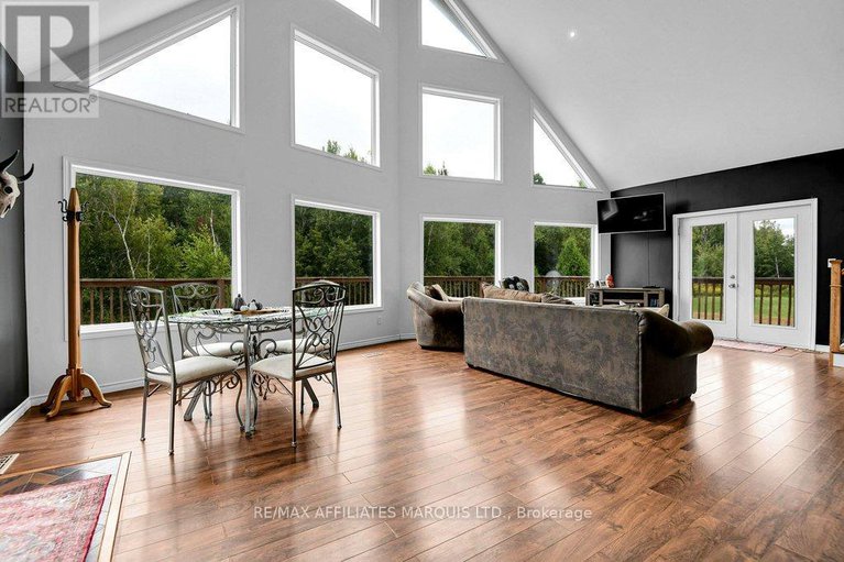 28879635/35-nevada-street/moose-creek/north-stormont/ontario/K0C1W0_12