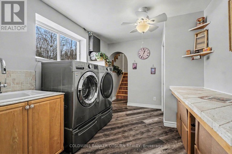 29376063/6167-burritts-rapids-road/north-grenville-twp-kemptville-south/north-grenville/ontario/K0G1N0_33