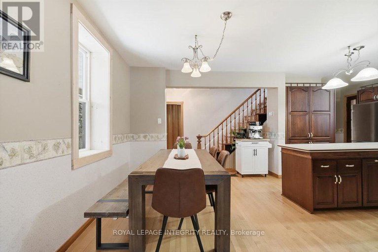 29219287/1814-old-montreal-road/cumberland-ridge/ottawa/ontario/K4C1G8_12