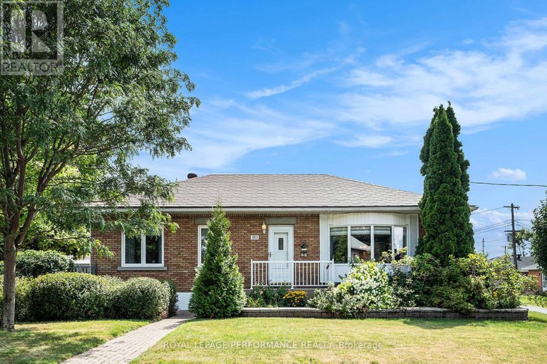 28733726/383-maria-goretti-circle/vanier/ottawa/ontario/K1L6S3_1