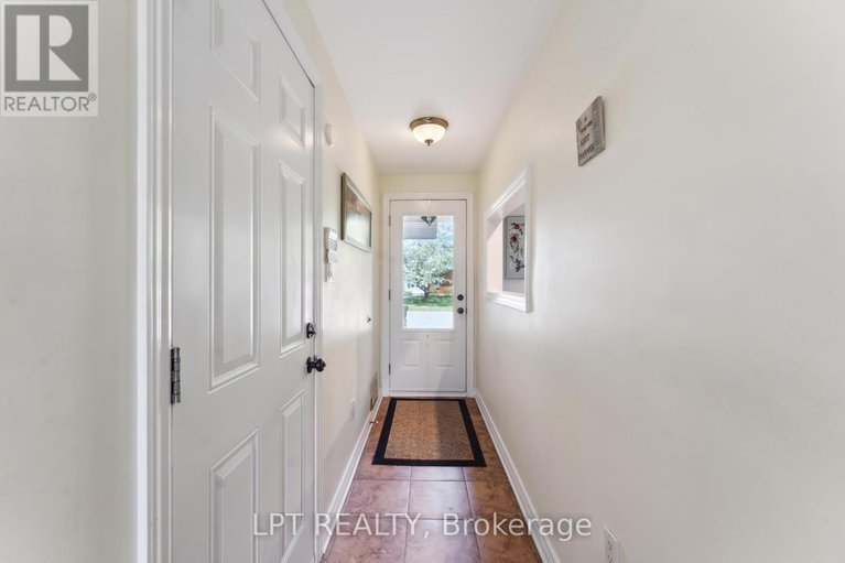 28458754/61-fieldgate-drive/knollsbrook/ottawa/ontario/K2J1V3_4