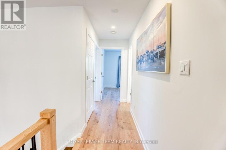 28847948/21-equestrian-drive/bridlewood/ottawa/ontario/K2M1B8_23