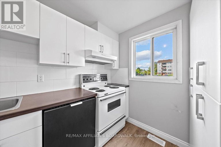 28857204/6482-bilberry-drive/convent-glen-north/ottawa/ontario/K1C4N8_4