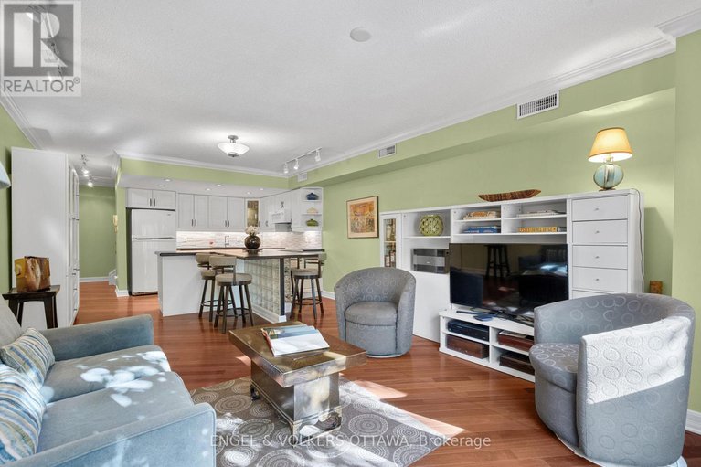 28953210/4-74-somerset-street-w/ottawa-centregolden-triangle/ottawa/ontario/K2P0H5_10