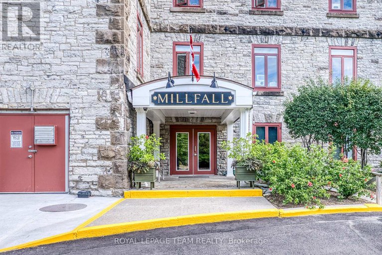 28785290/107-1-rosamond-street/almonte/mississippi-mills/ontario/K0A1A0_1