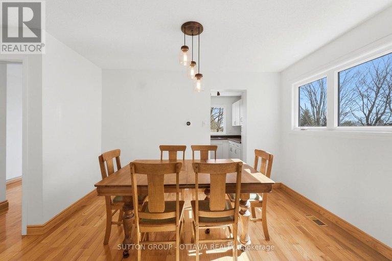 29633973/110-pigeon-terrace/hunt-clubwestern-community/ottawa/ontario/K1V9H7_11