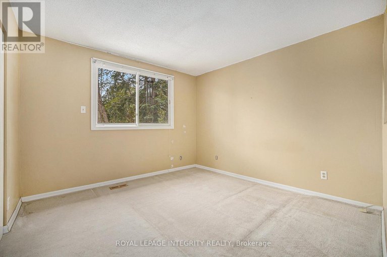 29122142/9-shouldice-crescent/glencairnhazeldean/ottawa/ontario/K2L1M8_17