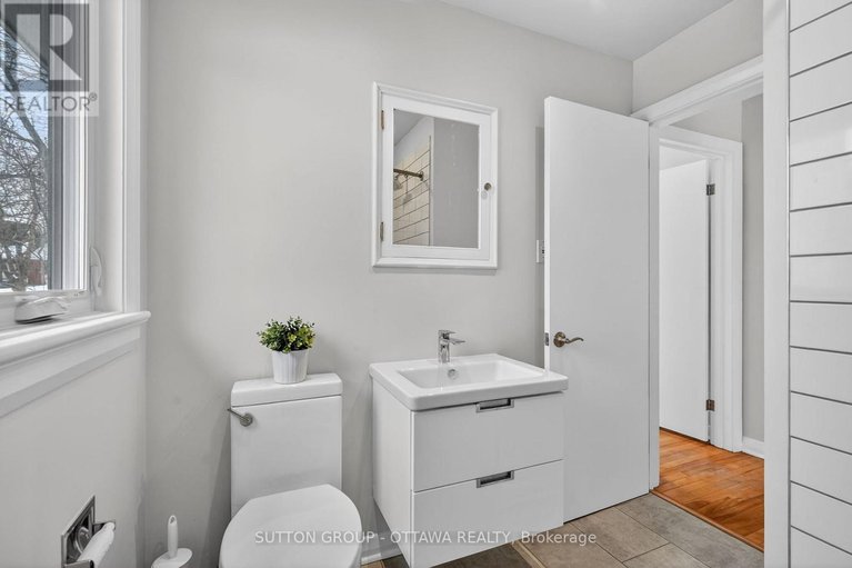 29515189/499-neighbourhood-way/riverview-park/ottawa/ontario/K1G0J3_17