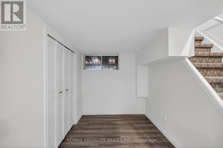 29171817/147-longpre-street/vanier/ottawa/ontario/K1L7J5_34