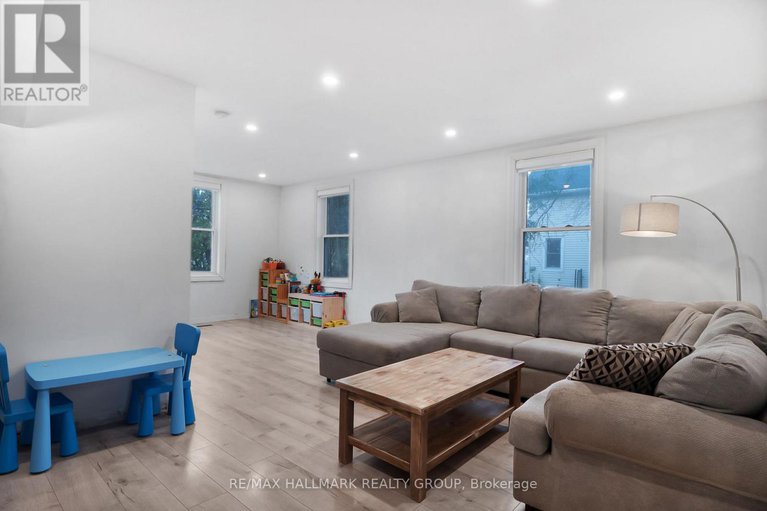 29081358/475-centre-street/winchester/north-dundas/ontario/K0C2K0_7