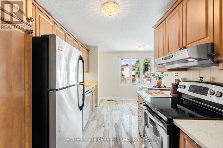 28957862/16-benson-street/borden-farmstewart-farmcarleton-heightsparkwood-hills/ottawa/ontario/K2E5J5_20