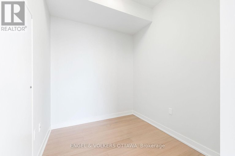 28607787/unit-308-570-de-mazenod-avenue/ottawa-east/ottawa/ontario/K1S5X2_21
