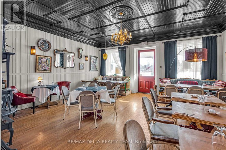 29255406/2607-old-montreal-road/cumberland-village/ottawa/ontario/K4C1A2_9