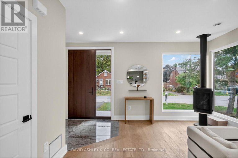 28963982/612-tweedsmuir-avenue/westborohampton-park/ottawa/ontario/K1Z5P3_30