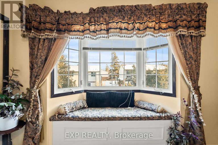 29397819/1424-progress-place/pineview/ottawa/ontario/K1B5M3_23