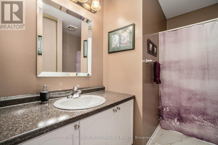 28558570/170-midsummer-terrace/queenswood-heights-south/ottawa/ontario/K1E3V6_21