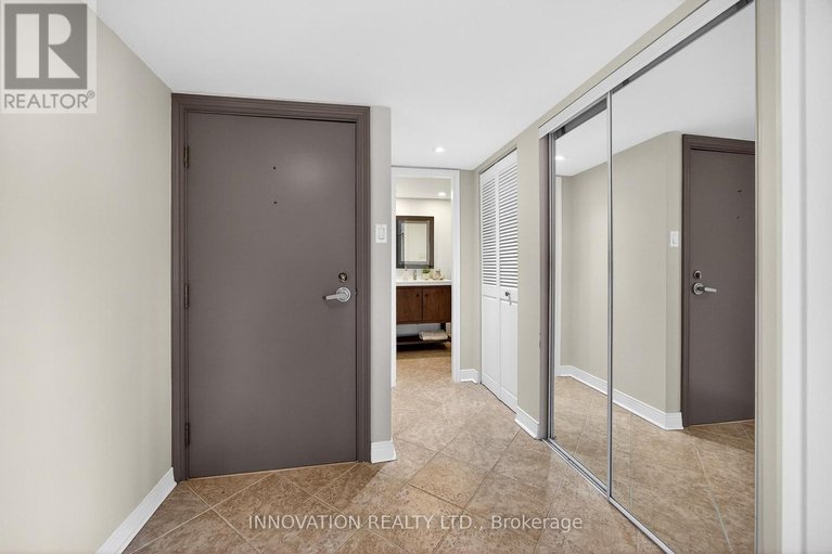 29525639/204-30-charlevoix-street/vanier/ottawa/ontario/K1L8K5_31