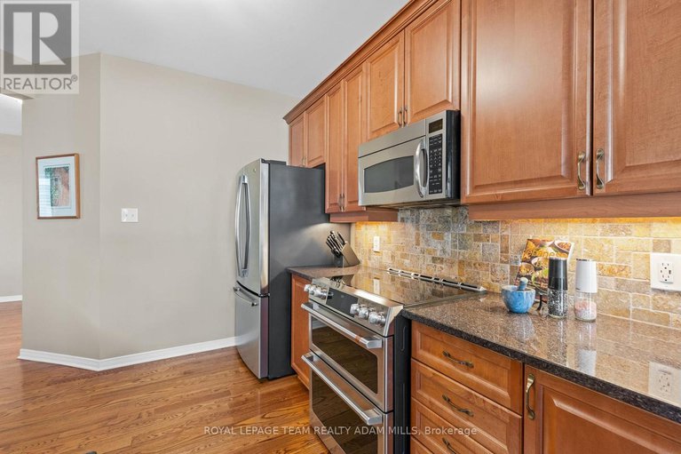 29030292/503-stonechurch-way/cedargrovefraserdale/ottawa/ontario/K2J0C5_11