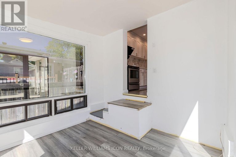 28846763/92-meadowlands-drive-w/meadowlandscrestview/ottawa/ontario/K2G2R8_26