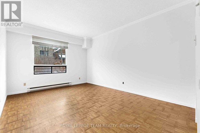 29180471/101-20-the-driveway-drive/ottawa-centregolden-triangle/ottawa/ontario/K2P1C8_20