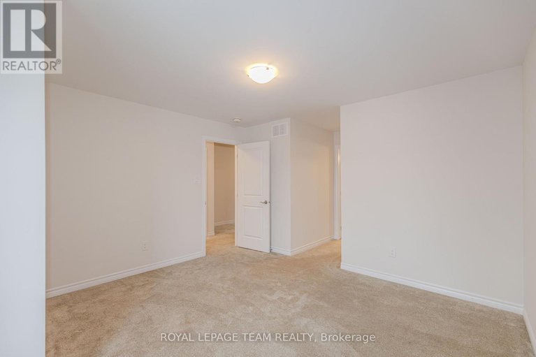 29446143/608-enclave-lane/town-of-rockland/clarence-rockland/ontario/K4K0M8_76