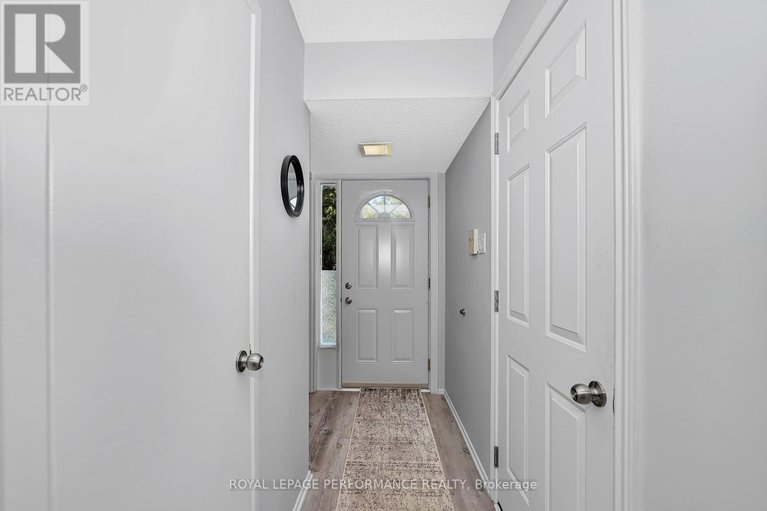 28777870/302-salter-crescent/beaverbrook/ottawa/ontario/K2K1Z3_4