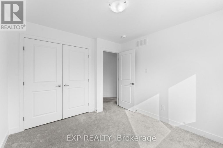 29337929/27-moosonee-crescent/riverside-southgloucester-glen/ottawa/ontario/K4M0L9_30