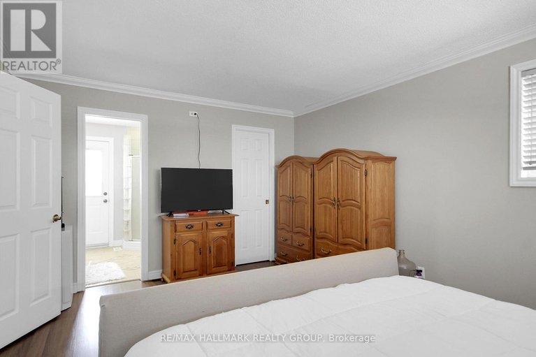 29530711/6151-malakoff-road/rideau-twp-south-to-roger-stevens-drive/ottawa/ontario/K0A2Z0_22