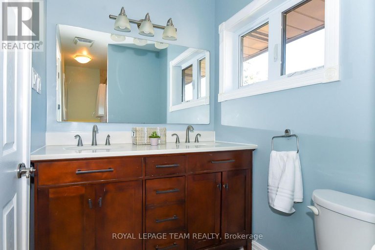 29074651/902-broadview-avenue/mckellar-heights/ottawa/ontario/K2A2M5_26