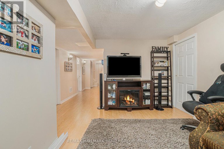 28497394/18-golders-green-lane/longfields/ottawa/ontario/K2J5C1_25