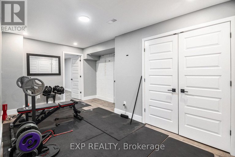 28353223/2195-niagara-drive/applewood-acres/ottawa/ontario/K1H6H5_33