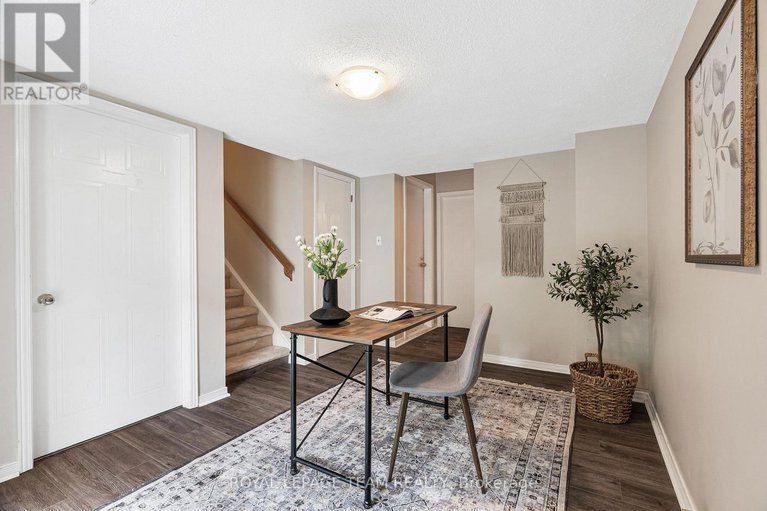 28596547/1473-bryson-lane/sawmill-creektimbermill/ottawa/ontario/K1T2T7_31