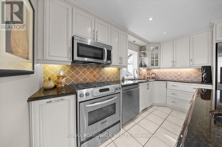 29646318/1594-meadowfield-place/chapel-hill/ottawa/ontario/K1C5V6_16