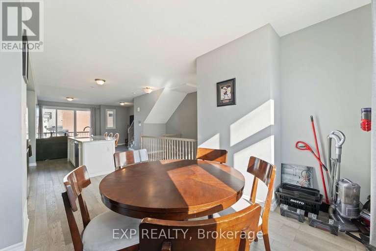 29040805/829-mikinak-road/cfb-rockcliffe-and-area/ottawa/ontario/K1K4Z9_16