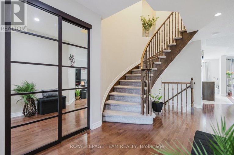 28687111/121-mancini-way/strandherd/ottawa/ontario/K2J5X3_6