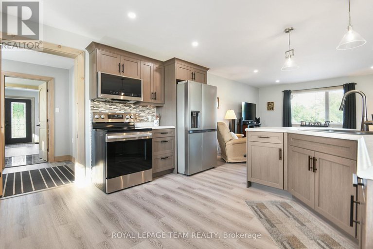 28622757/1016-castleford-road/horton-twp/horton/ontario/K7V3Z8_25