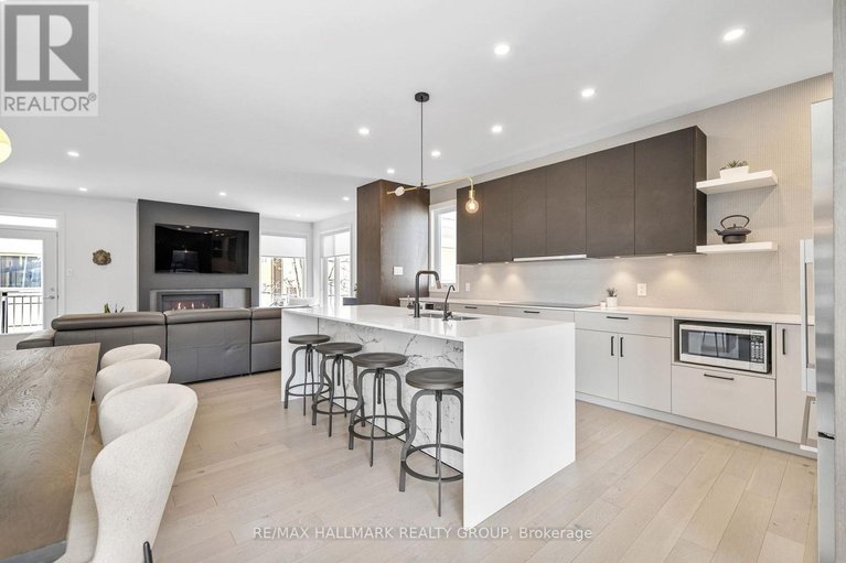 29595159/101-tay-street/westboro-west/ottawa/ontario/K2A2H1_7