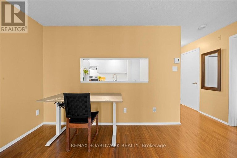 29620279/412-250-brittany-drive/viscount-alexander-park/ottawa/ontario/K1K4M1_13